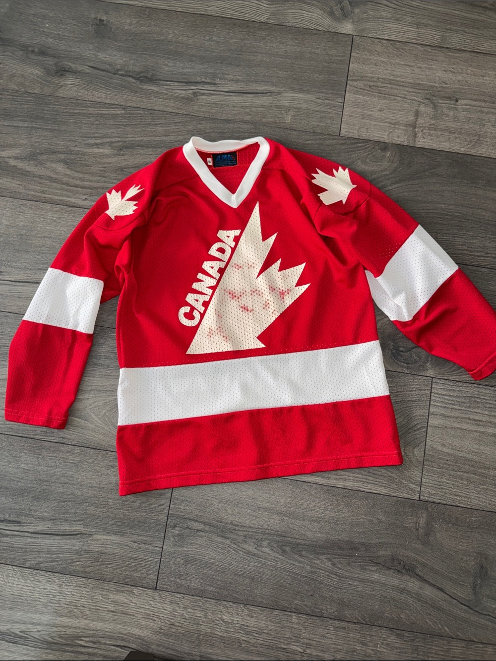 Canada Red & White Hockey Jersey men’s medium